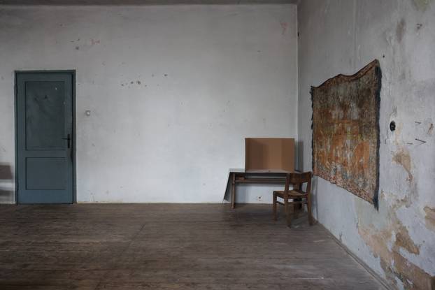 Škola u Željeznom Žumberačkom odavno se ne koristi, ali danas je otvorena zbog izbora