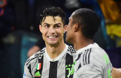 Ronaldo odglumio penal, VAR zanijemio! Juve je dobio u 96.