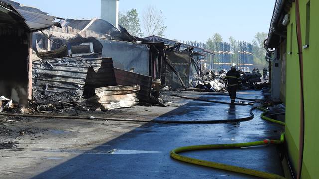Vatra progutala tvornicu: 'Za 3 sata nestalo 20 godina truda'