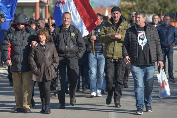 Kolonom sjeÄanja i polaganjem vijenaca obiljeÅ¾ena 27. godiÅ¡njica stradavanja u Å kabrnji