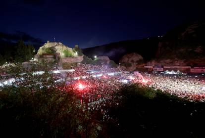 FOTO Ogromne gužve na ulazu u Imotski: Pogledajte kakva je bila atmosfera prije koncerta