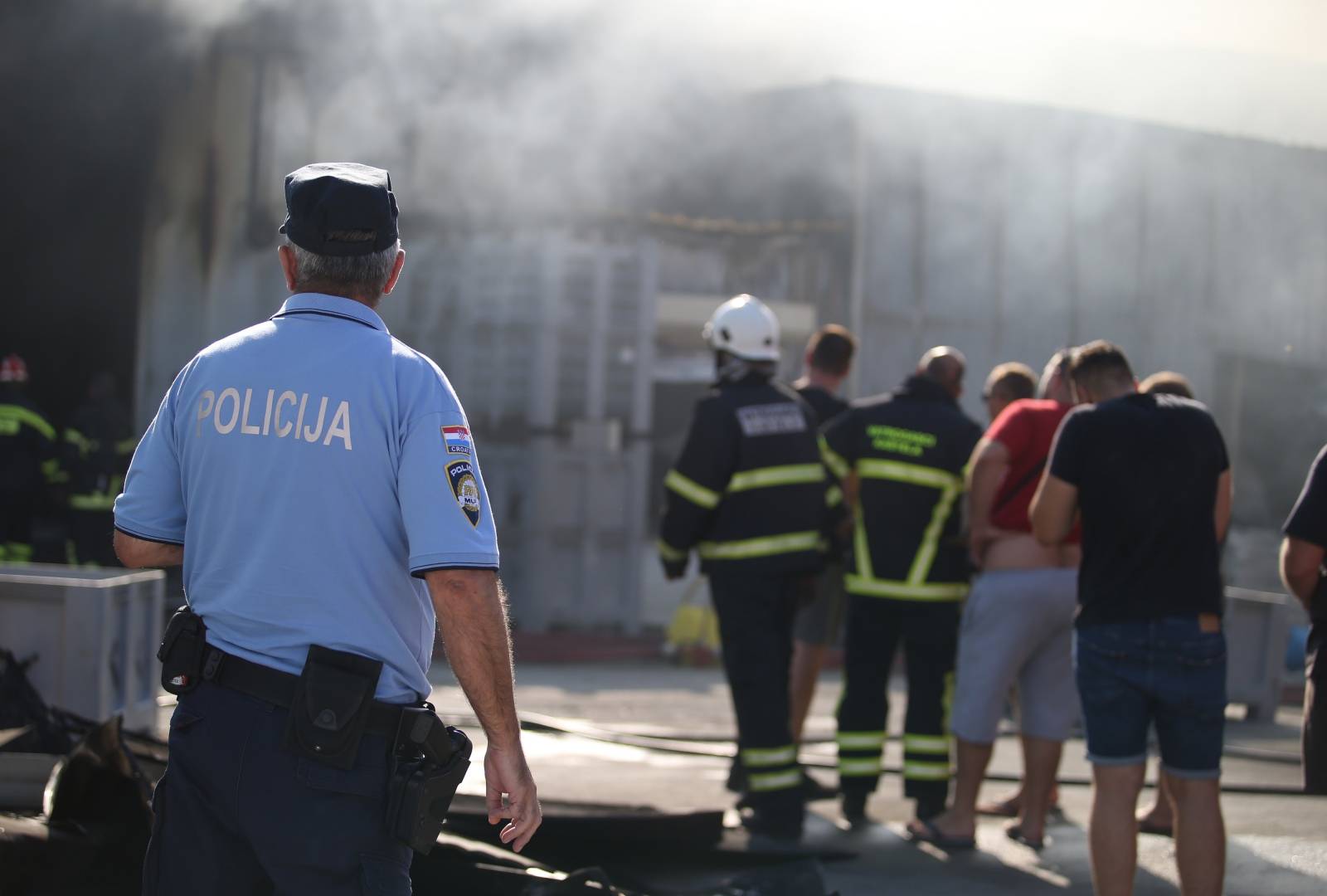 Kaštel Novi: Vatrogasci ugasili požar u tvornici za preradu ribe