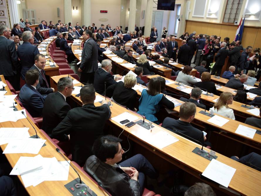 Završila sjednica: Prihvatili su četiri zakona i sugestije oporbe