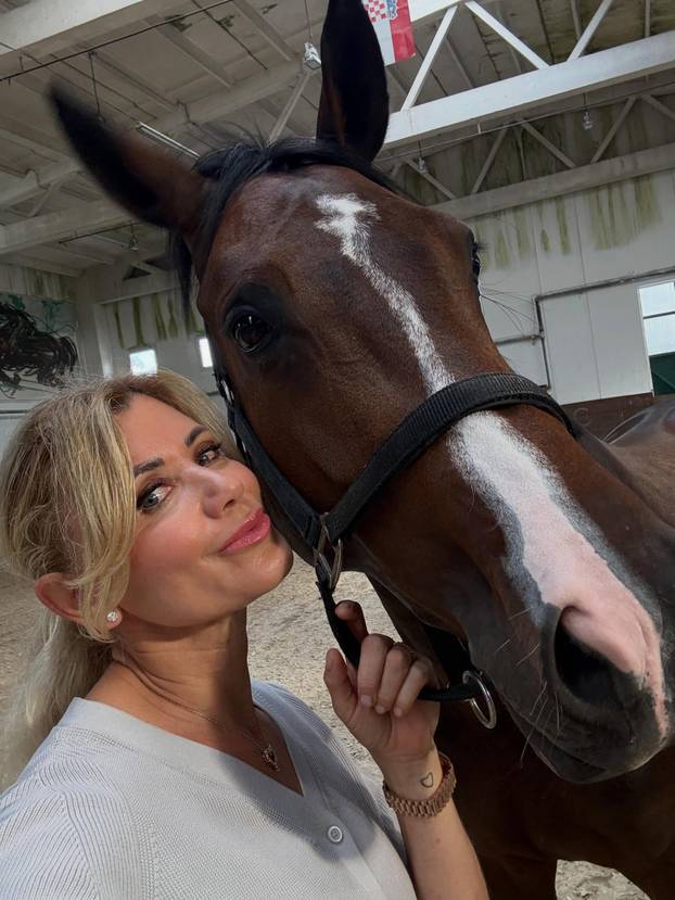 FOTO Bivša Mamićeva supruga pokazala tko joj je ukrao srce