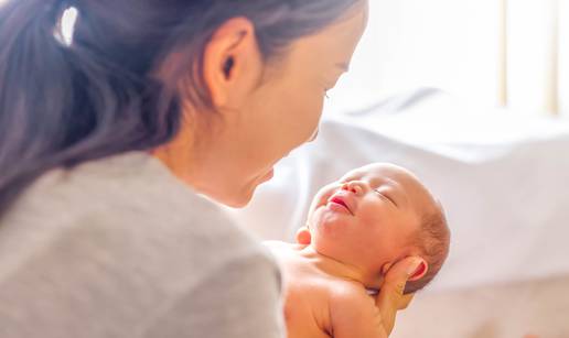 Dugotrajno štucanje pomaže bebi naučiti kontrolirati disanje