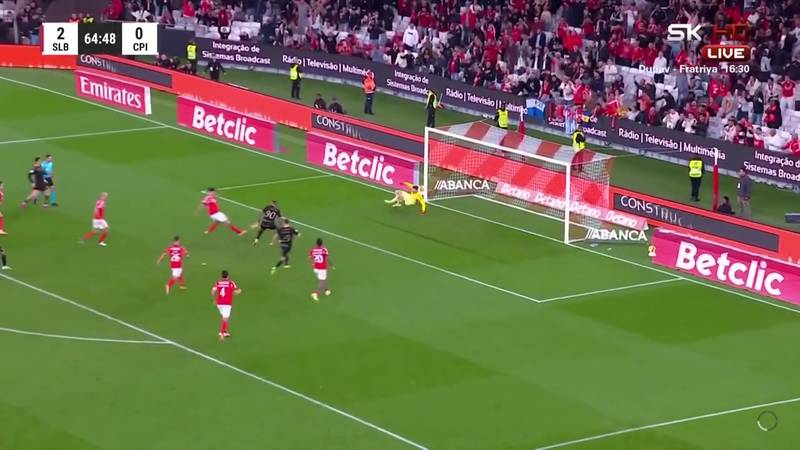 VIDEO Benfica je zabila autogol sezone! Komentator prasnuo u smijeh: 'Ma je li ovo moguće?'