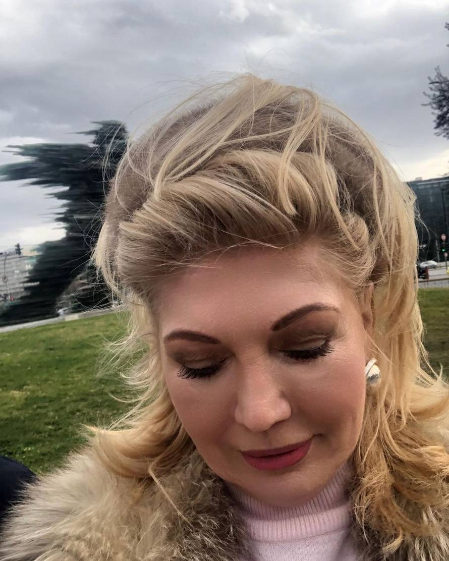 Suzani Mančić preminula sestra, oprostila se od nje emotivnom porukom: 'Duša mi je plakala'