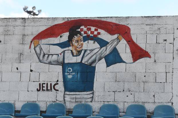 Knin: Stadion Dinara ukrašen muralima slavnih sportaša