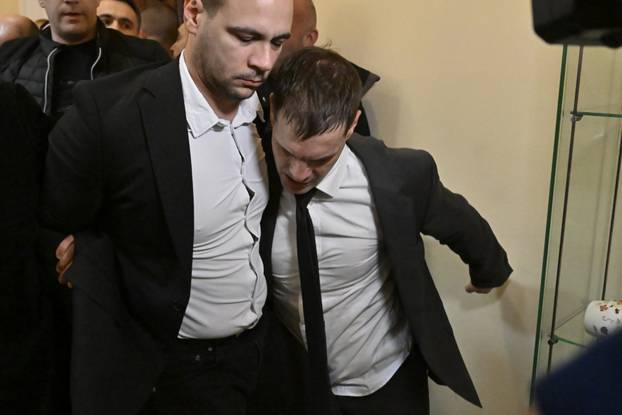 Beograd: Tučnjava u parlamentu, predstavnici opozicije pokušali spriječiti održavanja kolegija