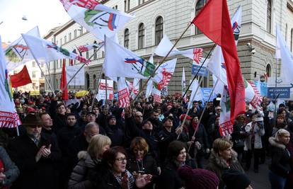 Oko 10.000 slovenskih javnih službenika štrajka zbog plaća