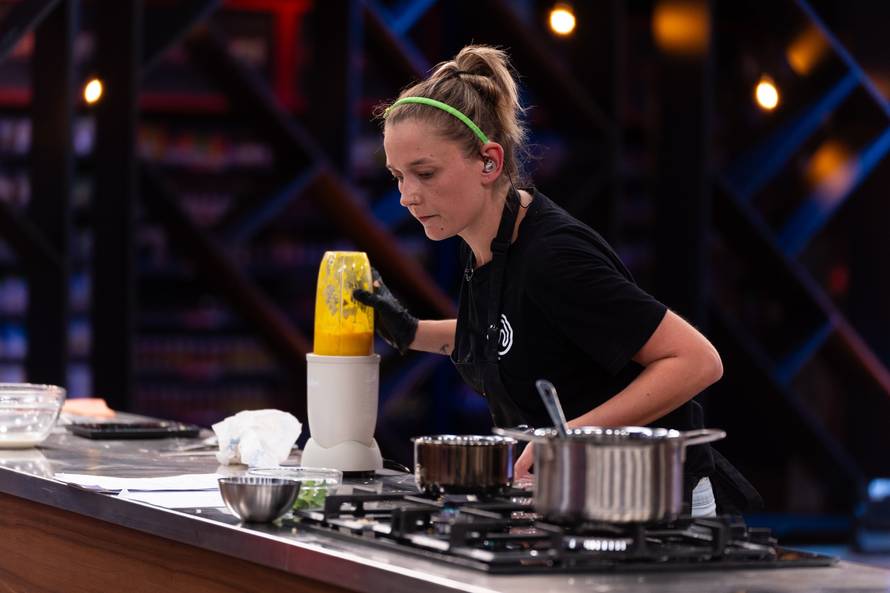 Renata nakon napetog dvoboja napustila 'MasterChef', Antonija je druga polufinalistica showa
