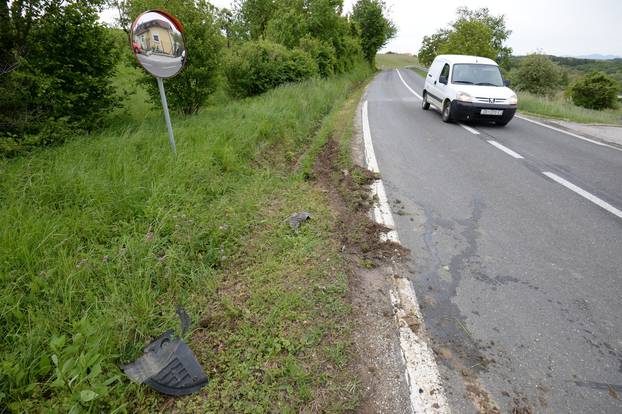 Å½elezna Gora: Mjesto nesreÄe gdje je vozilo s 11 ilegalnih migranata sletjelo s ceste