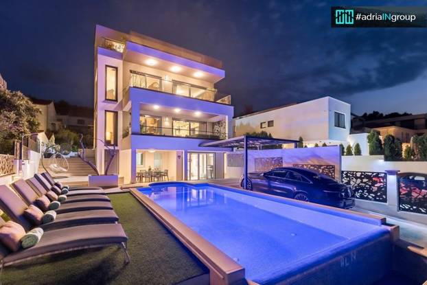 FOTO Ima konobu s vinom i dva bazena: Vila na Čiovu prodaje se za čak šest milijuna eura