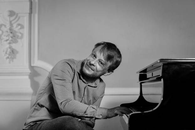 Zagreb: Glazbenik Matija Dedić i kazališna glumica Alma Prica