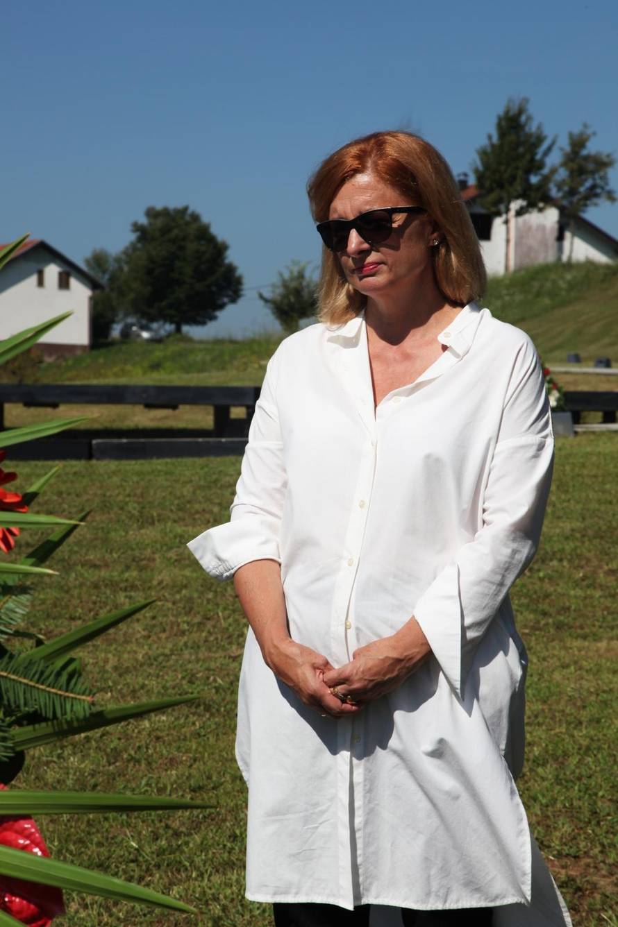 Hrvatska Kostajnica: ObiljeÅ¾avanje 28. obljetnice pogibije ratnog reportera Gordana Lederera