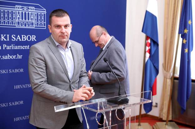 Zagreb: Konferencija za medije Kluba zastupnika HSLS-a i Reformista
