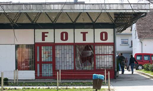 Zagreb: Beskućniku izgorio 'dom’ na tržnici u Botincu