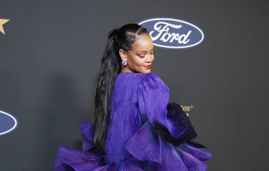 51st NAACP Image Awards – Photo Room– Pasadena - Rihanna poses backstage with her President's award