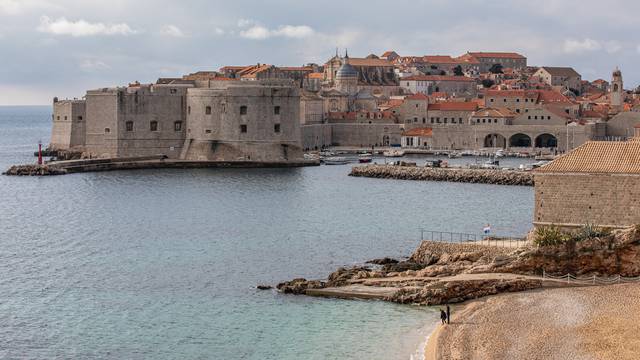 Dubrovnik: Započeli istražni radovi na valobranu Kaše