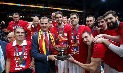 Finale trajalo tek pet minuta, Pau Gasol pregazio i Litavce!