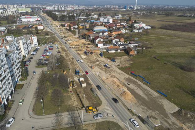 Pogled iz zraka na rekonstrukciju Sarajevske ulice u Zagrebu i prvo proširenje tramvajske pruge nakon 20 godina