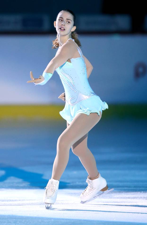 Zagreb: Predsjednica RH Grabar-Kitarovi? sa suprugom bodrila k?er Katarinu na Zlatnoj pirueti