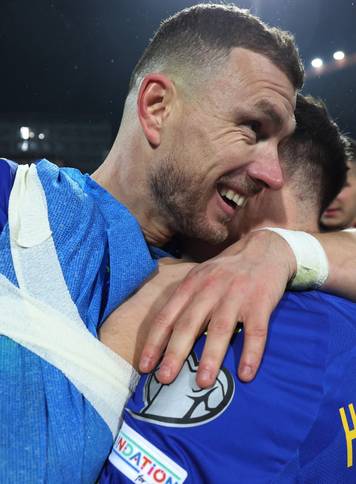 FIFA World Cup - UEFA Qualifiers - Finals - Bosnia and Herzegovina v Italy