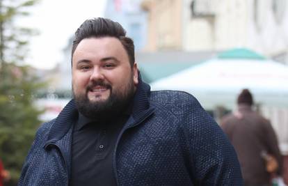 Jacques Houdek bez problema se šali na svoj račun: Ovako je pjevač nasmijavao širu javnost