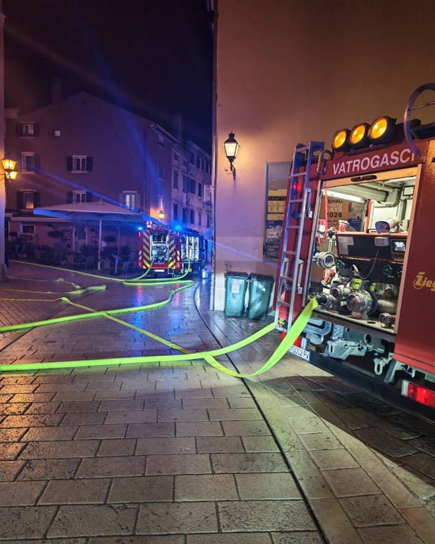 FOTO Muškarac (72) ozlijeđen u buktinji u Rovinju, prebacili ga helikopterom u bolnicu u Rijeci