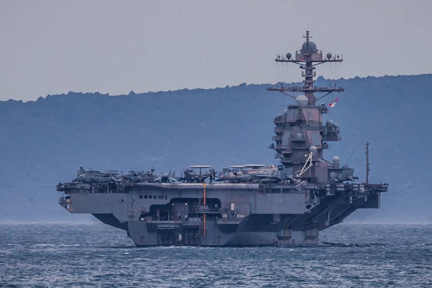 Odlazak nosača zrakoplova USS Gerald Ford iz akvatorija Splita