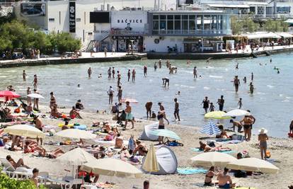 Užas u Splitu: Dječak  skočio na glavu u plićak i slomio kičmu?