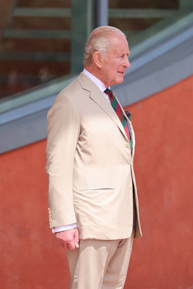 Kralj Charles III. vozio tenk tijekom Dana obitelji Kraljevske tenkovske pukovnije