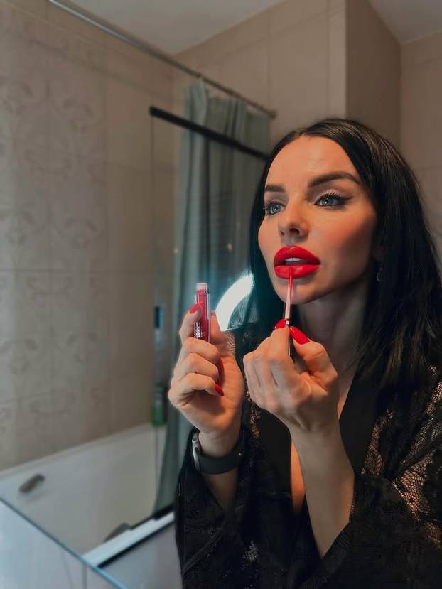 FOTO Nekad su se ljubile pred cijelim svijetom: Evo kako sad izgledaju djevojke iz  t.A.T.u.