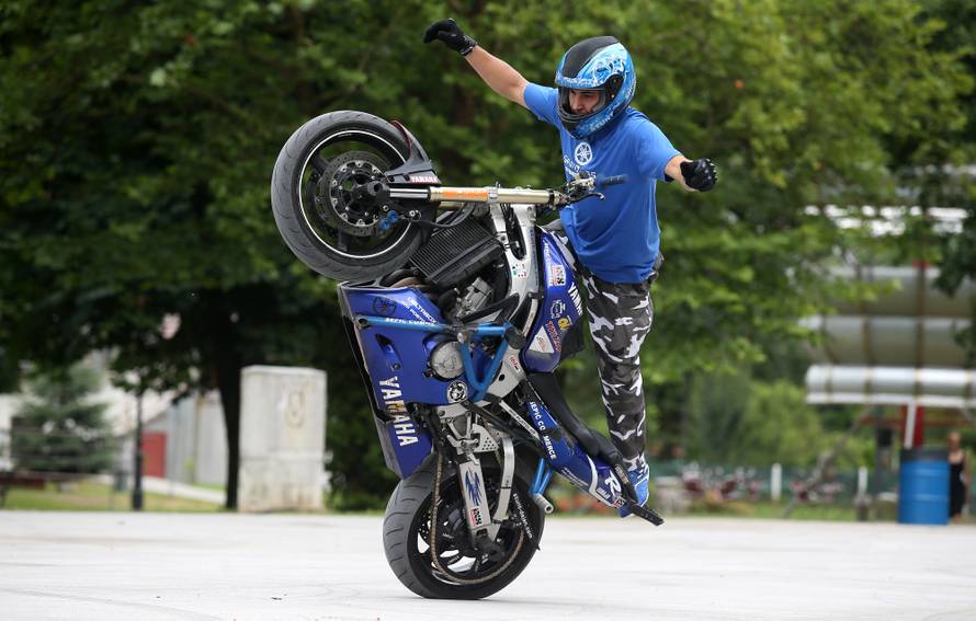 Žestoki pool party u Samoboru uz Mercedes-Benz A-klasu