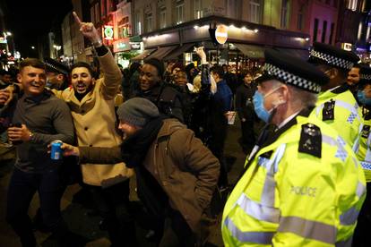 Outbreak of the coronavirus disease (COVID-19) in London