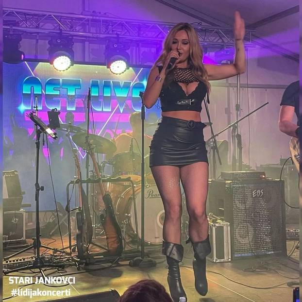 FOTO Uf, Lille zna kako podići na koncertu atmosferu: Pogledajte outfite kojima oduševljava sve