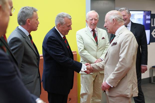 Kralj Charles III. vozio tenk tijekom Dana obitelji Kraljevske tenkovske pukovnije