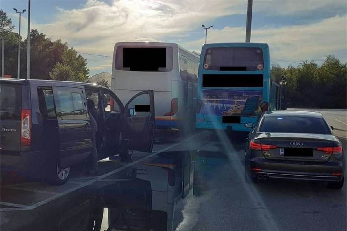 Policija kod Ivanića zaustavila dva autobusa: Vozači i vlasnik kažnjeni s čak 171.000 kuna