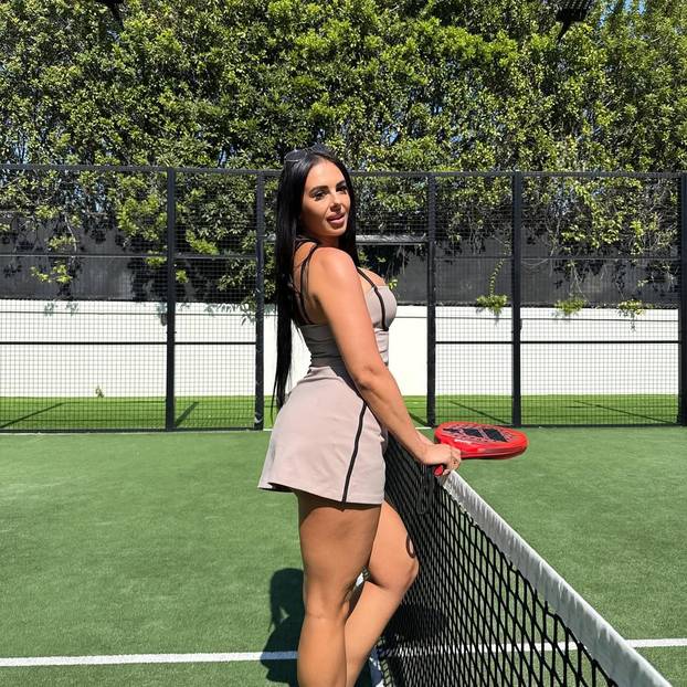 Najzgodnija čuvarica u zatvoru: 'Žene zatvorenika su me mrzile, a sada zarađujem dvostruko'