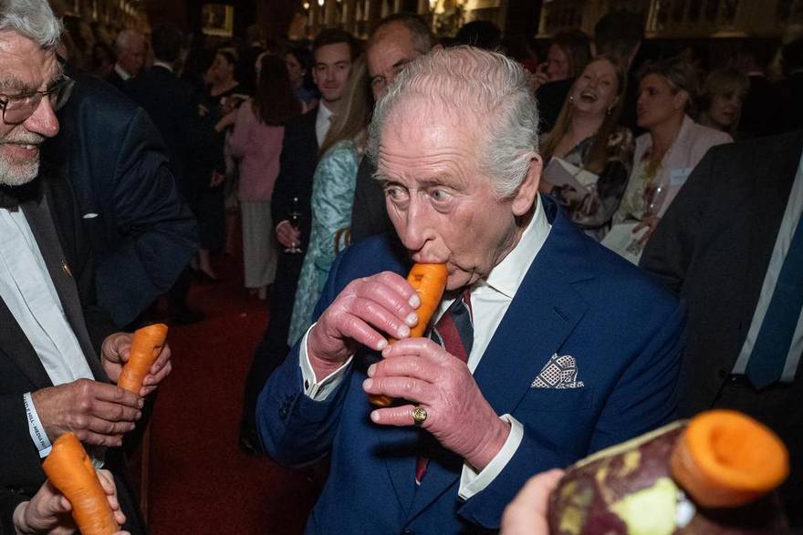 Kralj Charles svira mrkvu