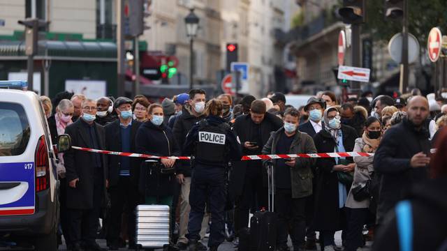 Police evacuate Paris' Gare du Nord train station