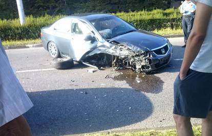 Zagreb: Vozač BMW-a ozlijeđen u sudaru s  Hondom