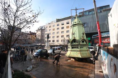 Skidanje zvonika s pravoslavne crkve Preobraženja Gospodnjeg na Cvjetnom trgu