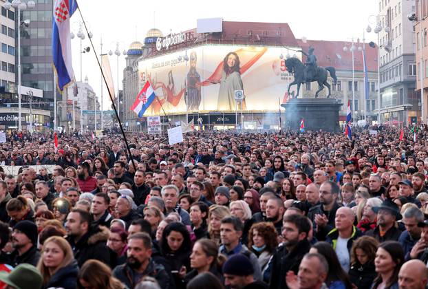 Veliki prosvjed u Zagrebu protiv COVID potvrda okupio tisuće prosvjednika