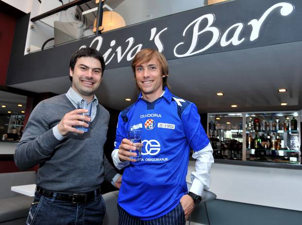 Zagreb: Dario Šimi? s bratom proslavio potpisivanje ugovora za Dinamo