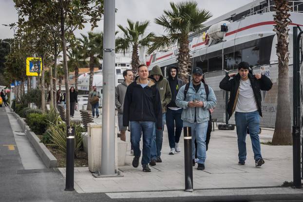 Split: Brojni mornari s broda USS Geral R. Ford iskrcali se u Split te otišli u grad