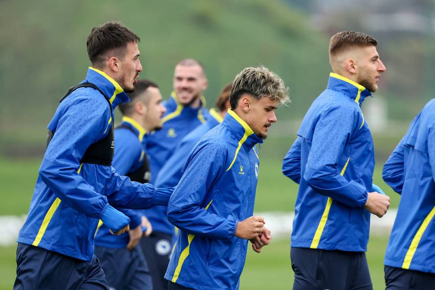 Sarajevo: Trening nogometne reprezentacija BiH uoči finalne utakmice doigravanja za Svjetsko prvenstvo