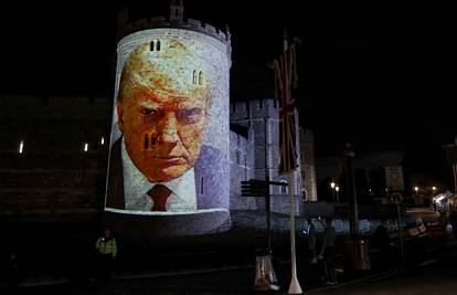 Nove provokacije: Na dvorcu Windsor projicirali fotografije pedofila Epsteina i Trumpa