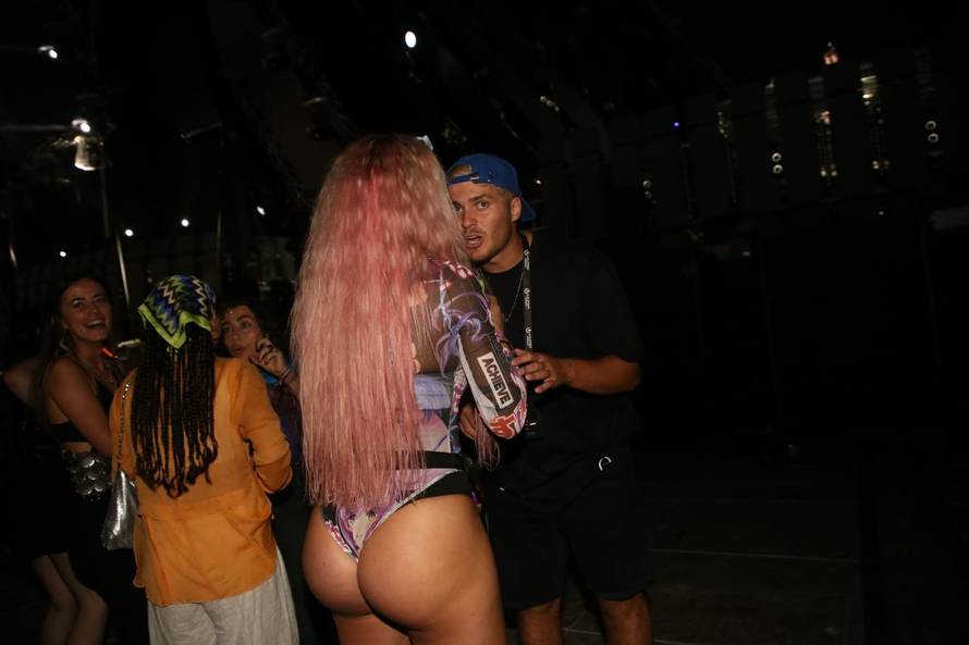 DJ Steve Aoki pogodio poznatu splitsku influencericu tortom