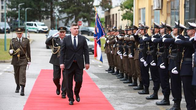 Zagreb: Predsjednik Zoran Milanović nazočio promociji novih časnika OS RH